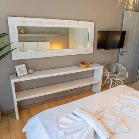 Luxury Delphinus - Allparos * Paraspori (Paros)